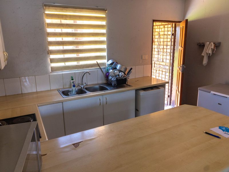 Simple Living, Easy Comfort - Photo 5