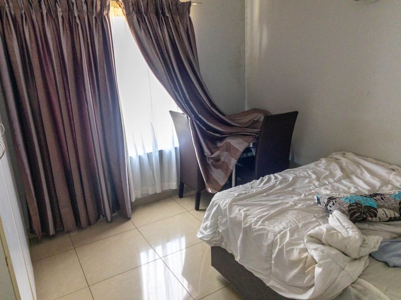 Simple Living, Easy Comfort - Photo 9