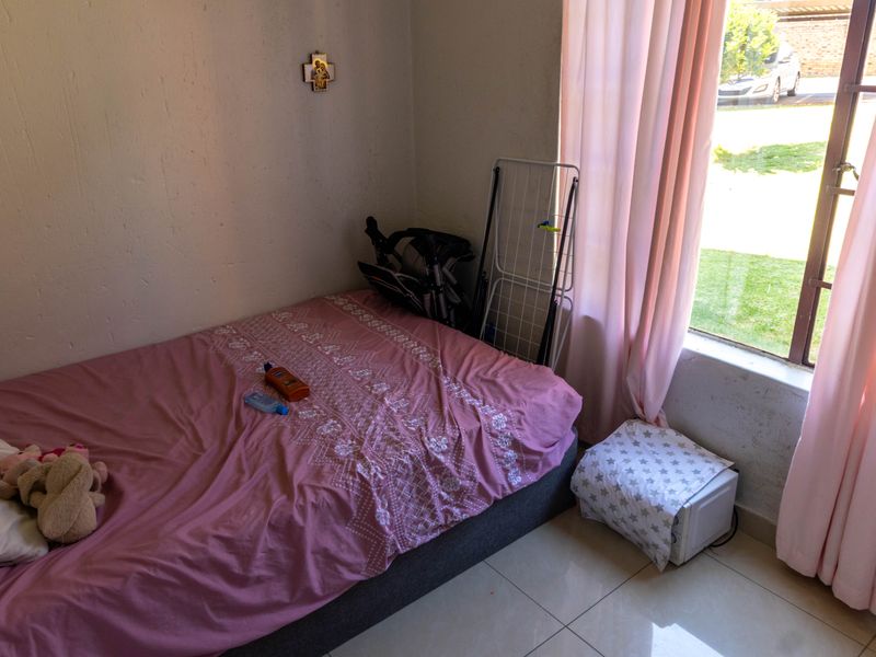 Simple Living, Easy Comfort - Photo 8