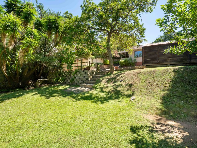 Spacious 3-Bedroom Family Home with Flatlet - Photo 2