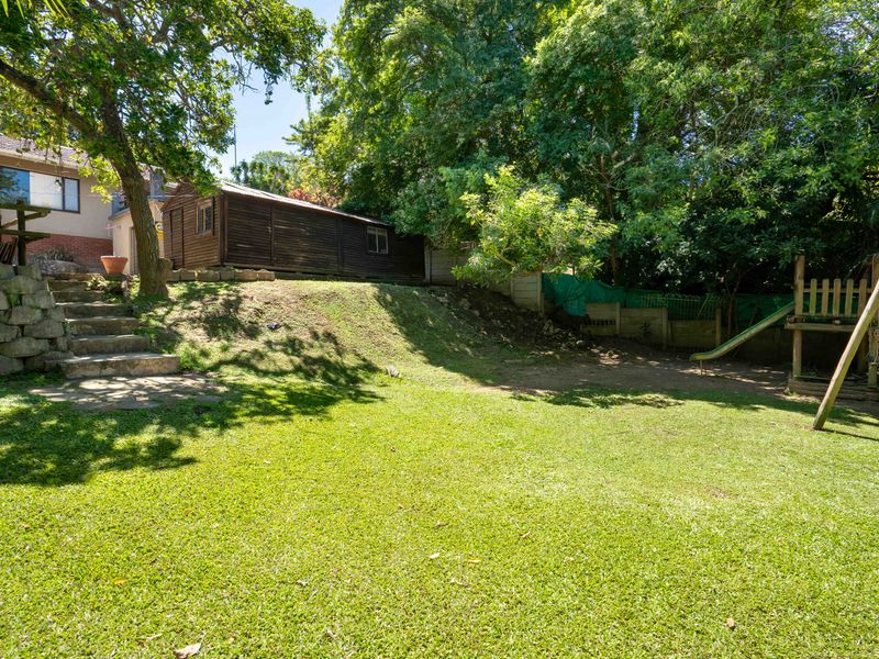 Spacious 3-Bedroom Family Home with Flatlet - Photo 10