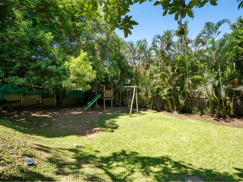 Spacious 3-Bedroom Family Home with Flatlet - Photo 9