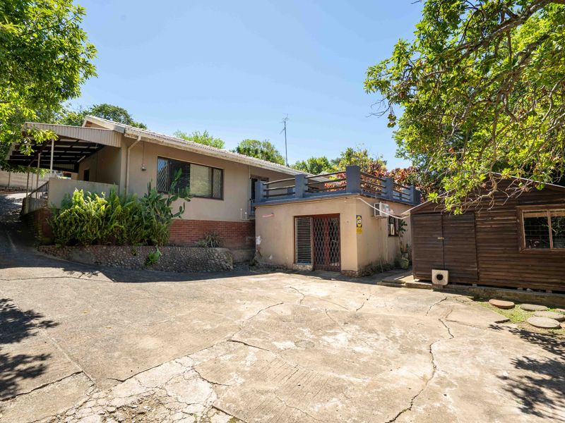 Spacious 3-Bedroom Family Home with Flatlet - Photo 8