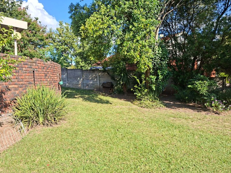 Home in Aviary Hill going on auction 30 April 2026. - Photo 2