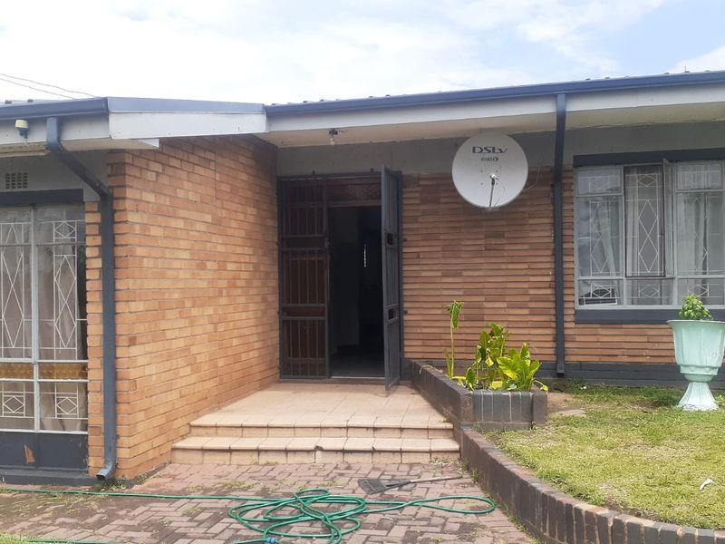 A desirable tranquil located home in the skirts of Peacehaven - Photo 4