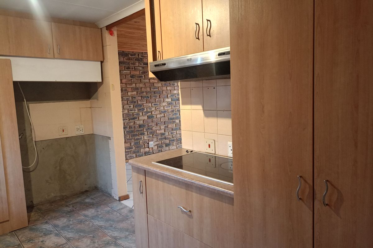 Discover Your Dream Home in Falcon Ridge, Vereeniging! - Photo 5