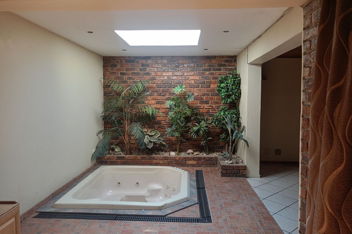 Discover Your Dream Home in Falcon Ridge, Vereeniging! - Photo 2