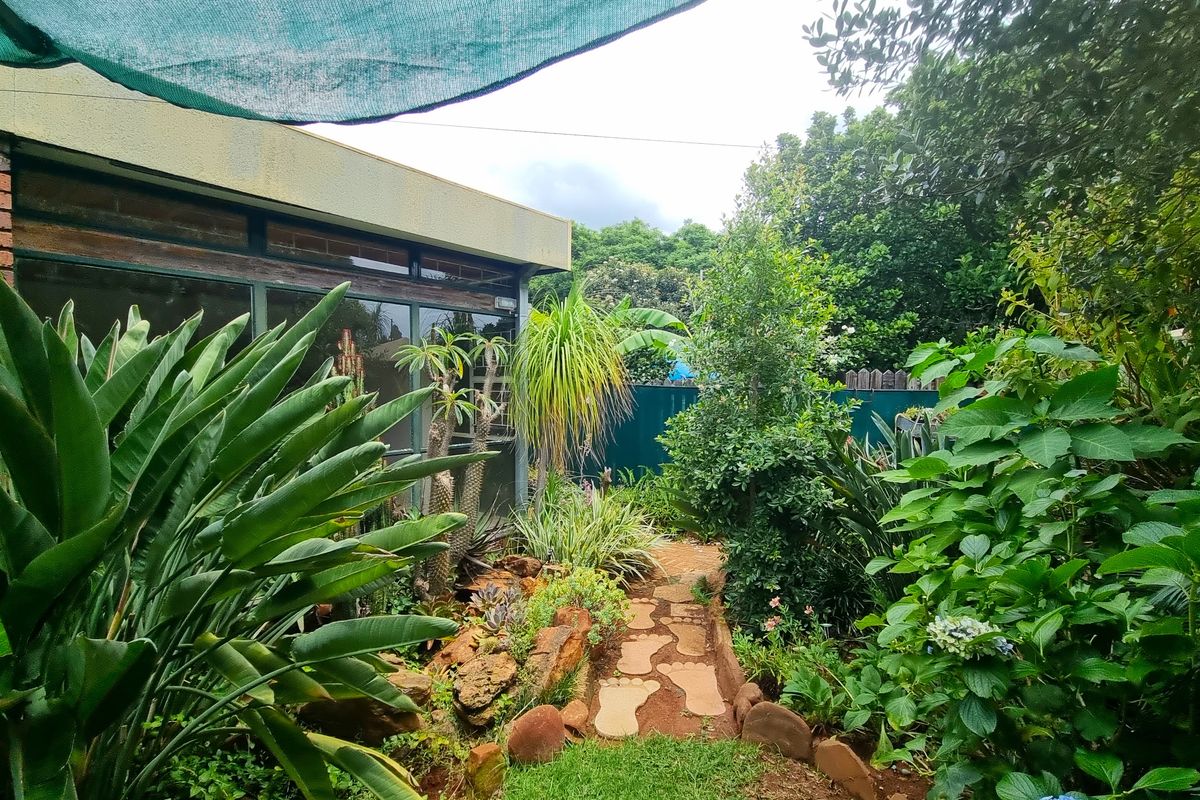 Koster – Comfortable Country Living with Investment Appeal - Photo 3