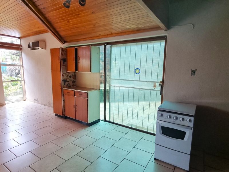 Koster – Comfortable Country Living with Investment Appeal - Photo 10