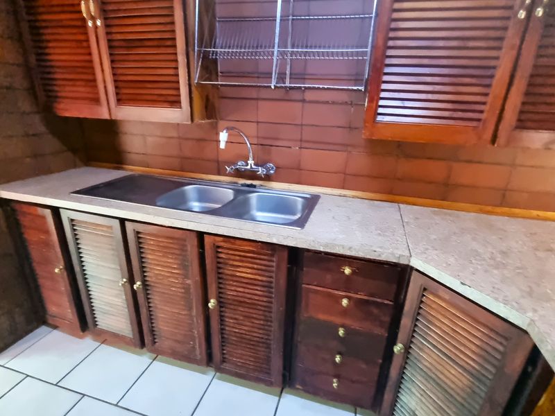 Koster – Comfortable Country Living with Investment Appeal - Photo 8