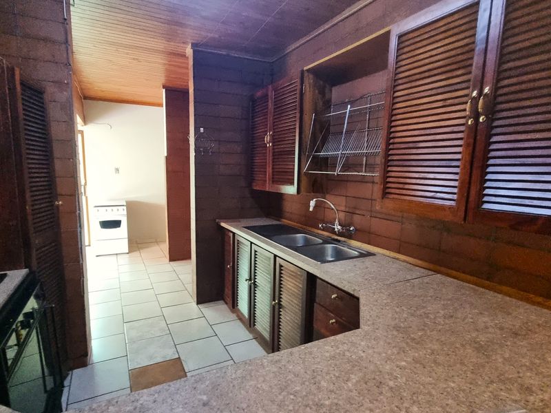 Koster – Comfortable Country Living with Investment Appeal - Photo 6