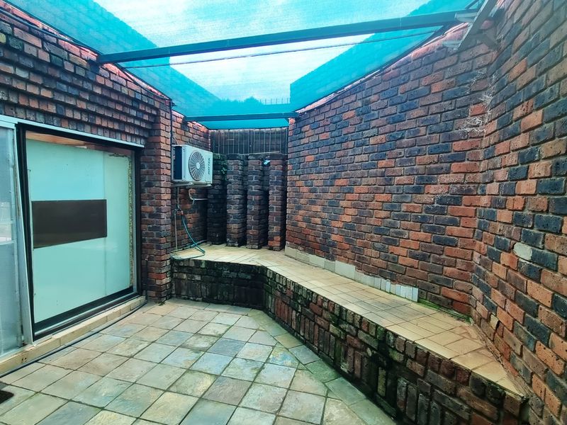 Koster – Comfortable Country Living with Investment Appeal - Photo 4