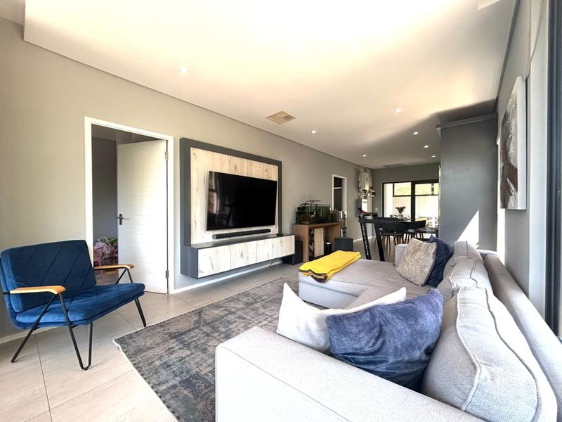 Sun-drenched corner apartment in Imbali Ridge Estate - Upgraded Luxury Awaits - Photo 10