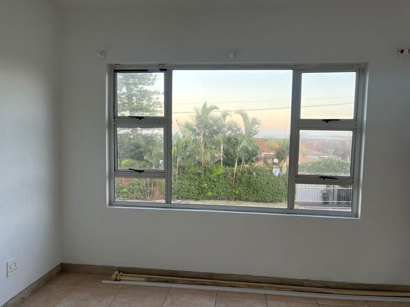 Bachelor Flat To Rent In Marine Drive - Photo 5