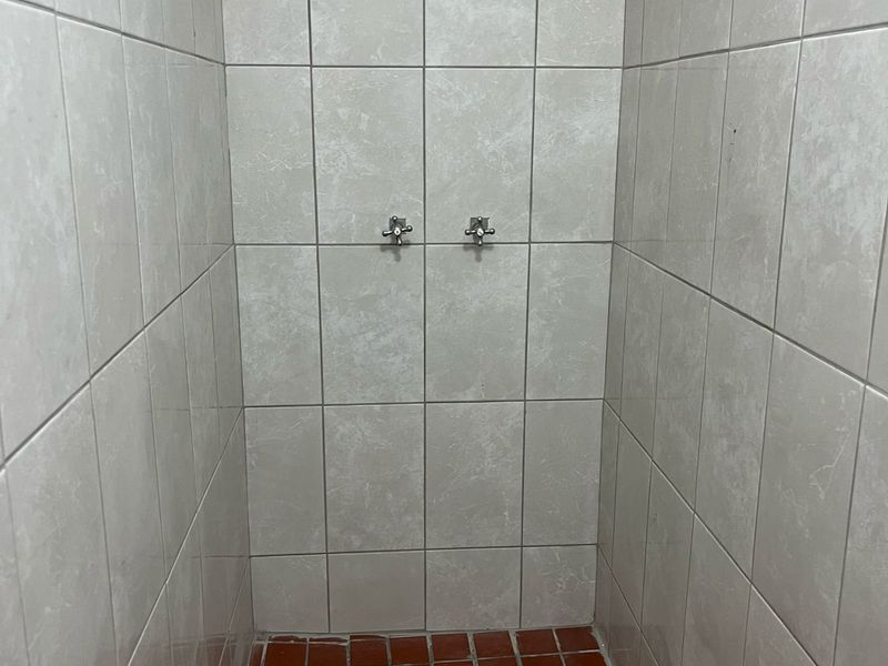 Bachelor Flat To Rent In Marine Drive - Photo 6