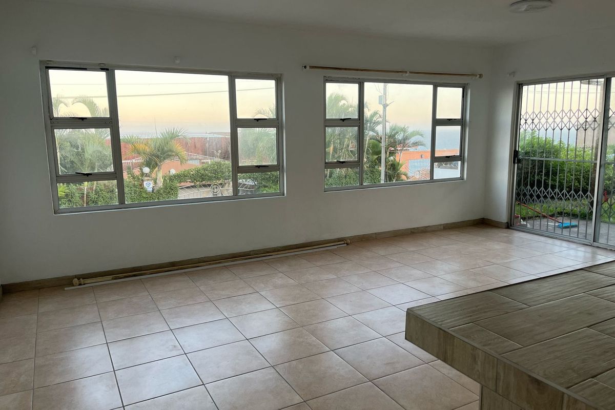 Bachelor Flat To Rent In Marine Drive - Photo 2