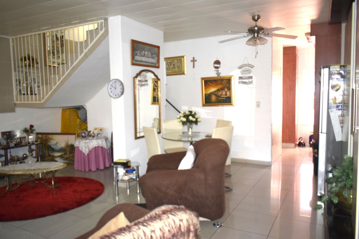 Modern 3 bedroom  townhouse property for sale in Benoni - Photo 2