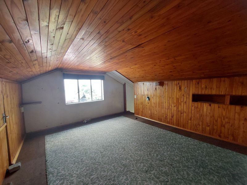 Delightfully renovated home, ready to move in - Photo 8