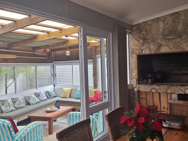 Charming Coastal Retreat – Your Perfect Harbour Escape! - Photo 8