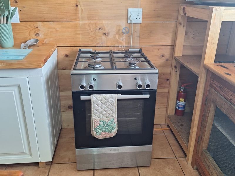 Charming Coastal Retreat – Your Perfect Harbour Escape! - Photo 7