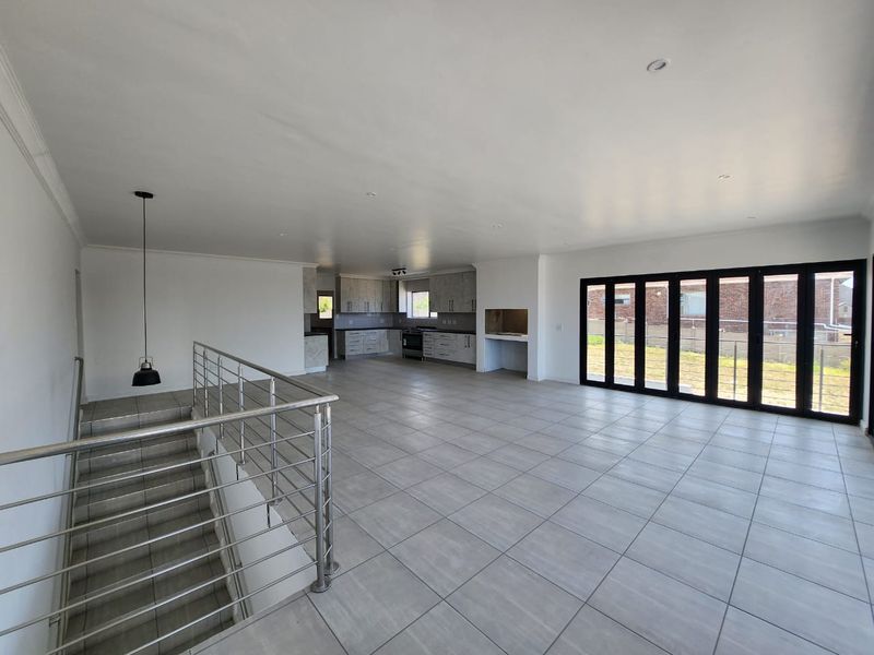 Sophisticated Coastal Living Wavecrest Jeffreys Bay - Photo 5