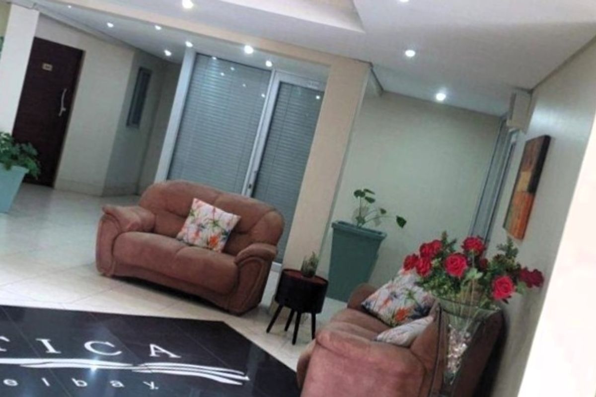 Coastal convenience meets smart investment – 1-Bedroom Apartment in Mossel Bay - Photo 3