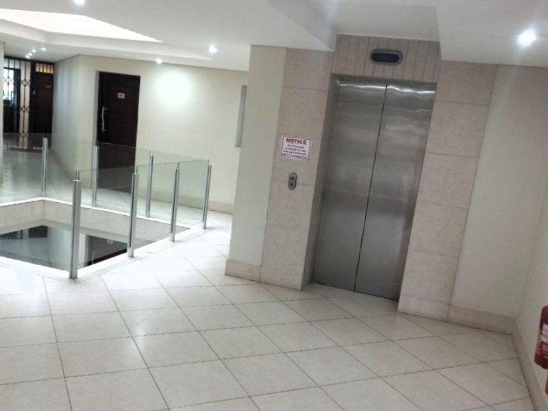 Coastal convenience meets smart investment – 1-Bedroom Apartment in Mossel Bay - Photo 4