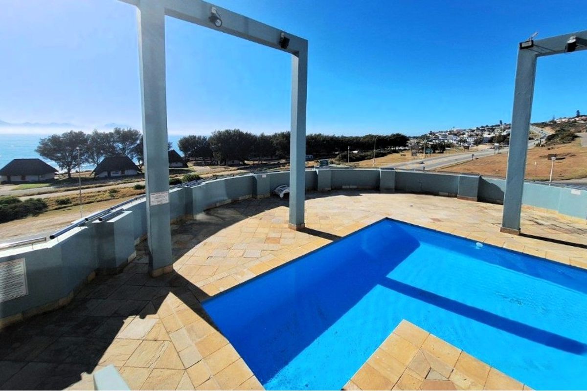 Coastal convenience meets smart investment – 1-Bedroom Apartment in Mossel Bay - Photo 5