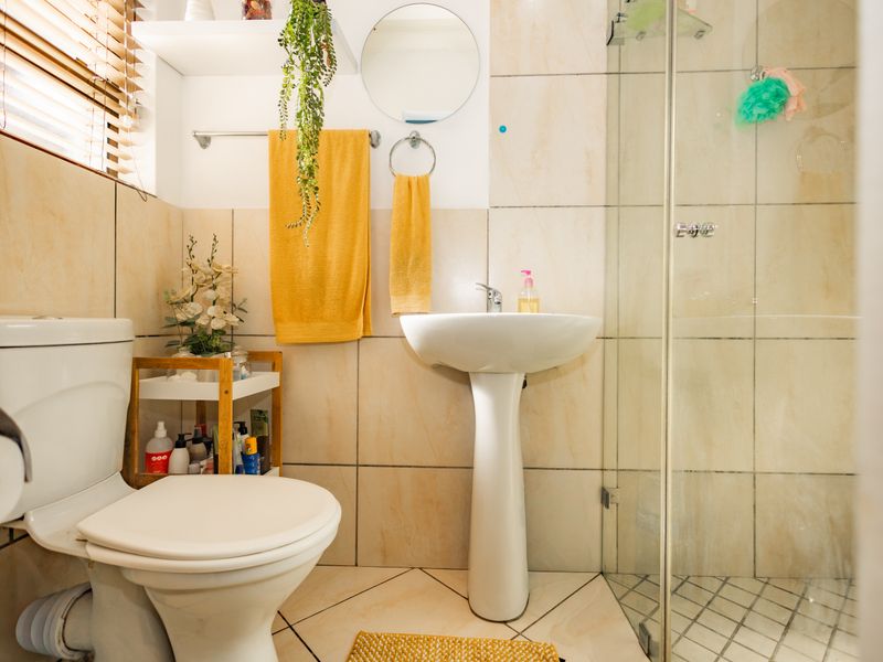 Low maintenance and comfortable home - Photo 5