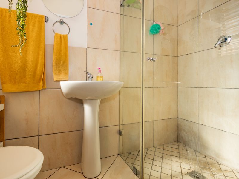 Low maintenance and comfortable home - Photo 7