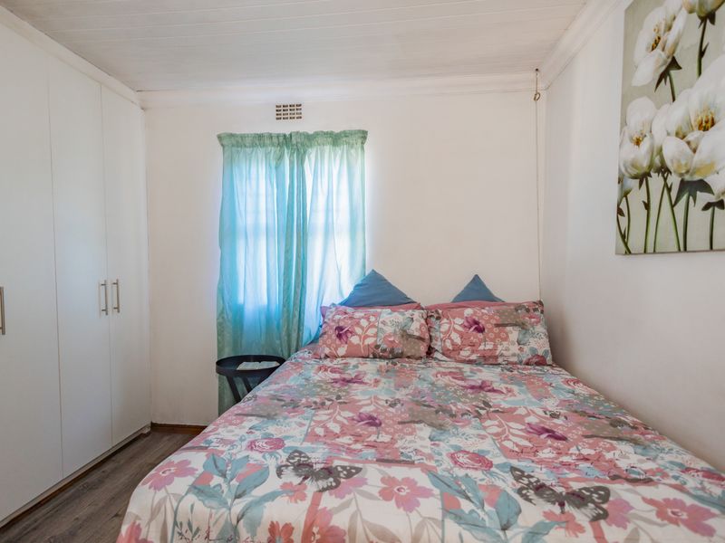 Low maintenance and comfortable home - Photo 6