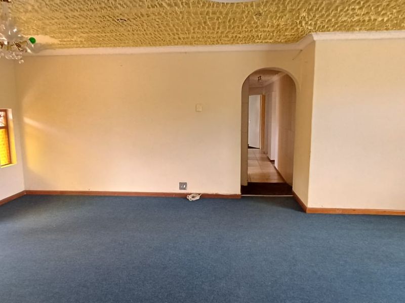 Harcourts Mercantile proudly presents this 4-bedroom family home with two outsiderooms. - Photo 6