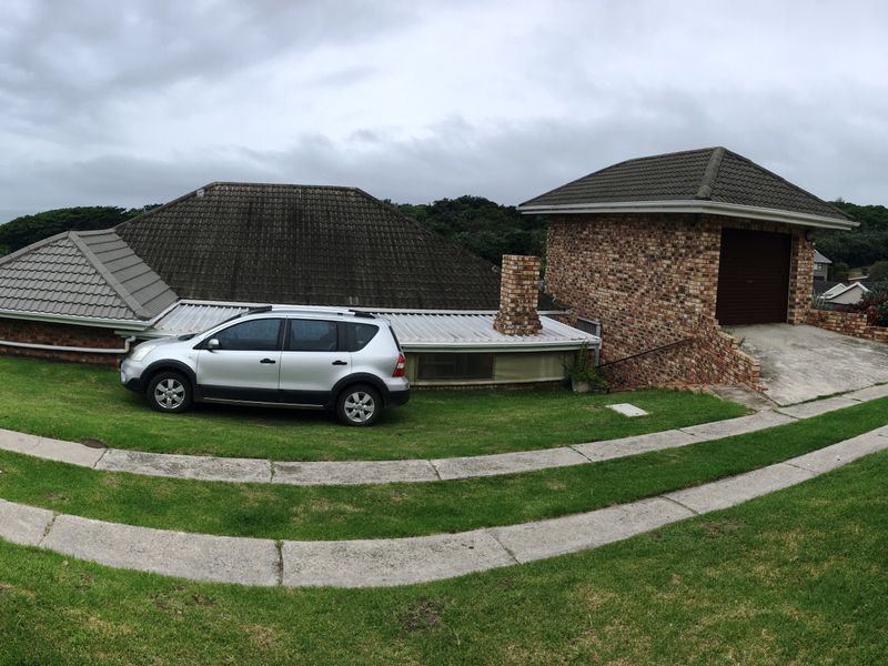 Relaxed Resort-Style Living by the Sea - Photo 3