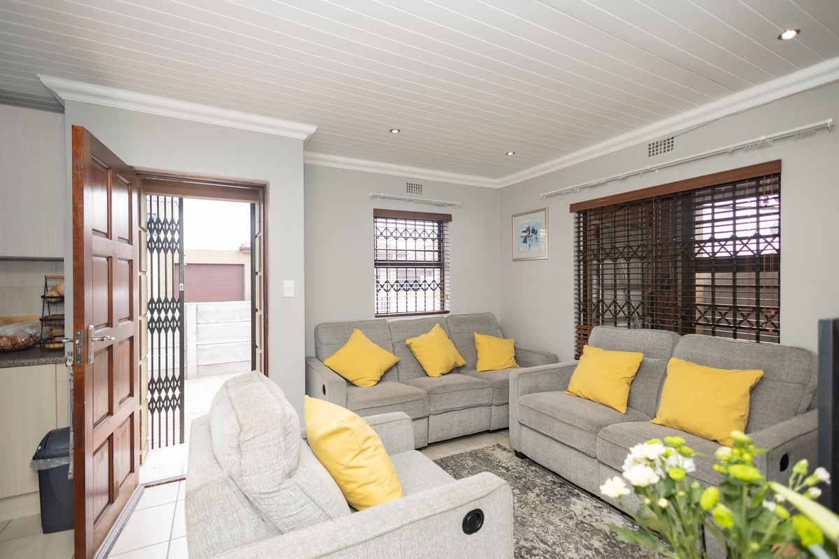 Charming 2-bedroom Freehold home for sale in Camelot, Kuils River—perfect for first-time buyers! - Photo 5