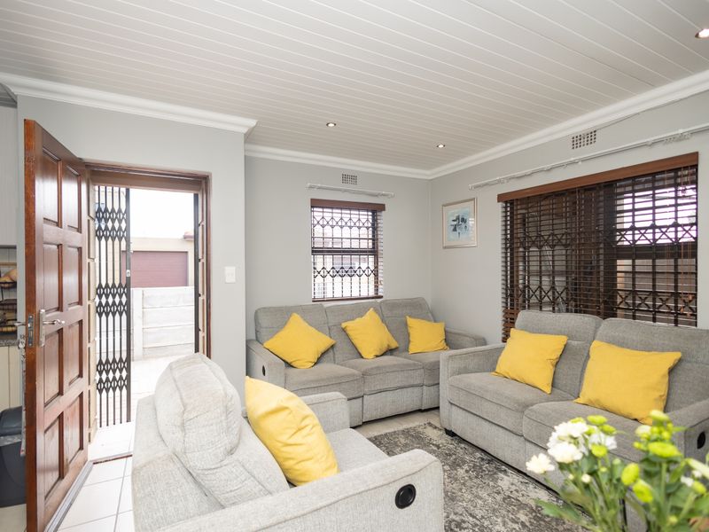 Charming 2-bedroom Freehold home for sale in Camelot, Kuils River—perfect for first-time buyers! - Photo 5