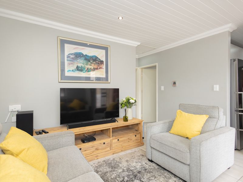 Charming 2-bedroom Freehold home for sale in Camelot, Kuils River—perfect for first-time buyers! - Photo 3