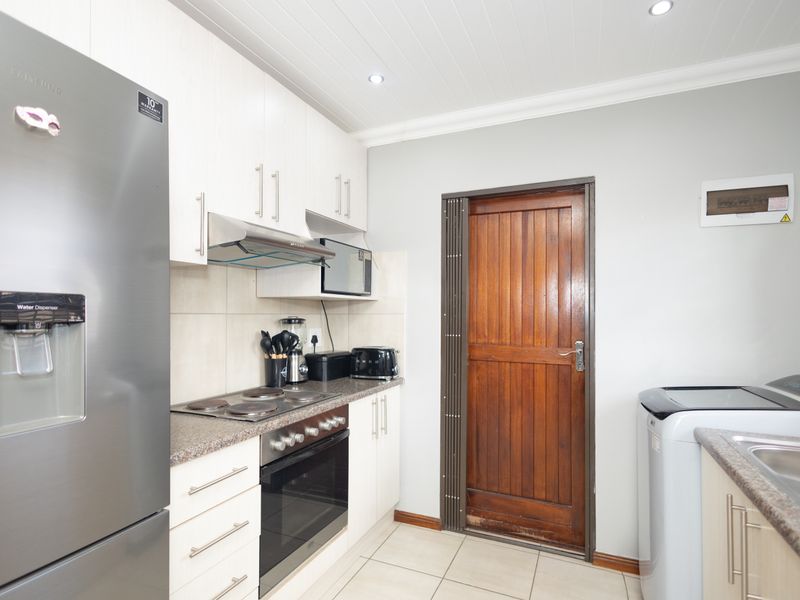 Charming 2-bedroom Freehold home for sale in Camelot, Kuils River—perfect for first-time buyers! - Photo 7