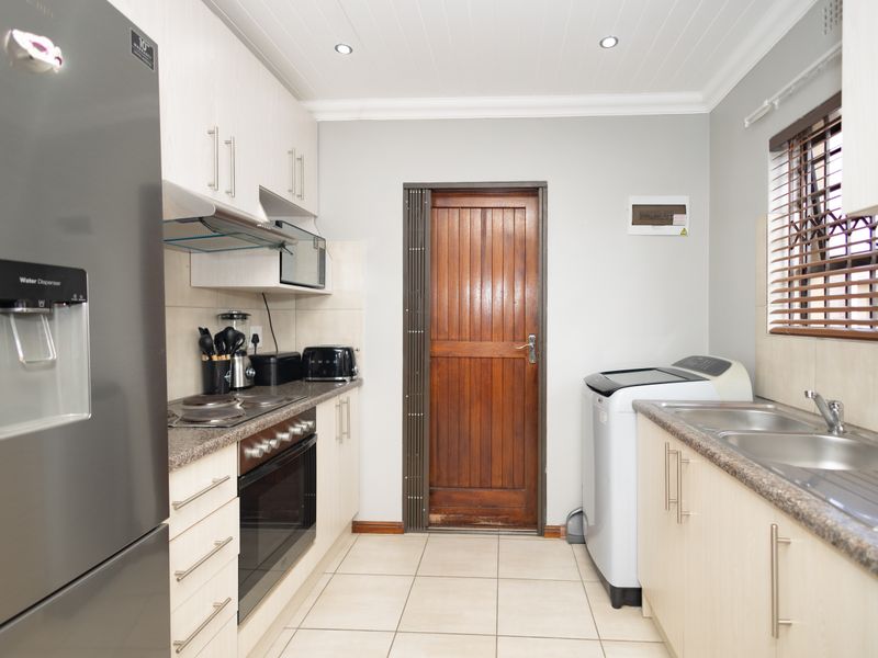 Charming 2-bedroom Freehold home for sale in Camelot, Kuils River—perfect for first-time buyers! - Photo 6