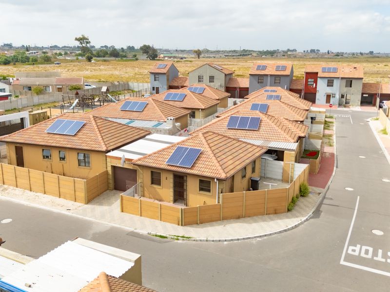 Charming 2-bedroom Freehold home for sale in Camelot, Kuils River—perfect for first-time buyers! - Photo 2