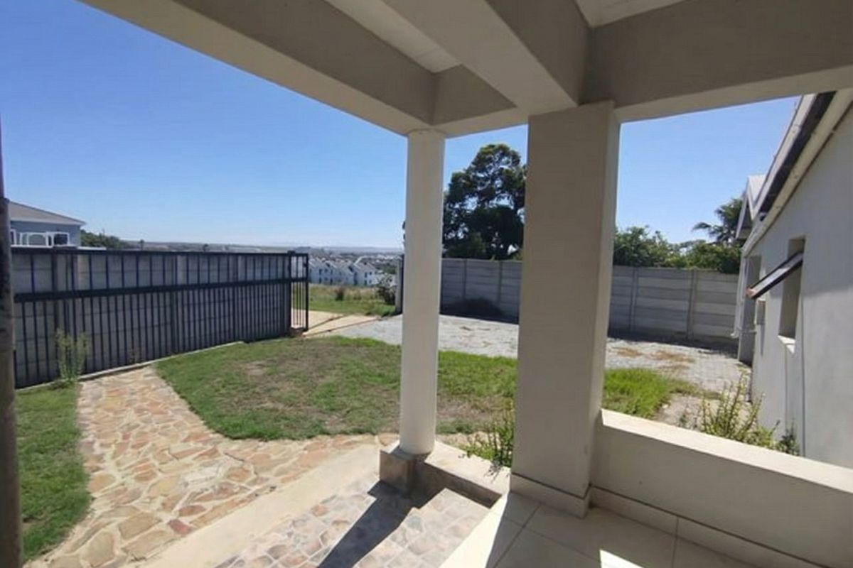 Versatile Dual-Living Opportunity with Income Potential - Photo 2