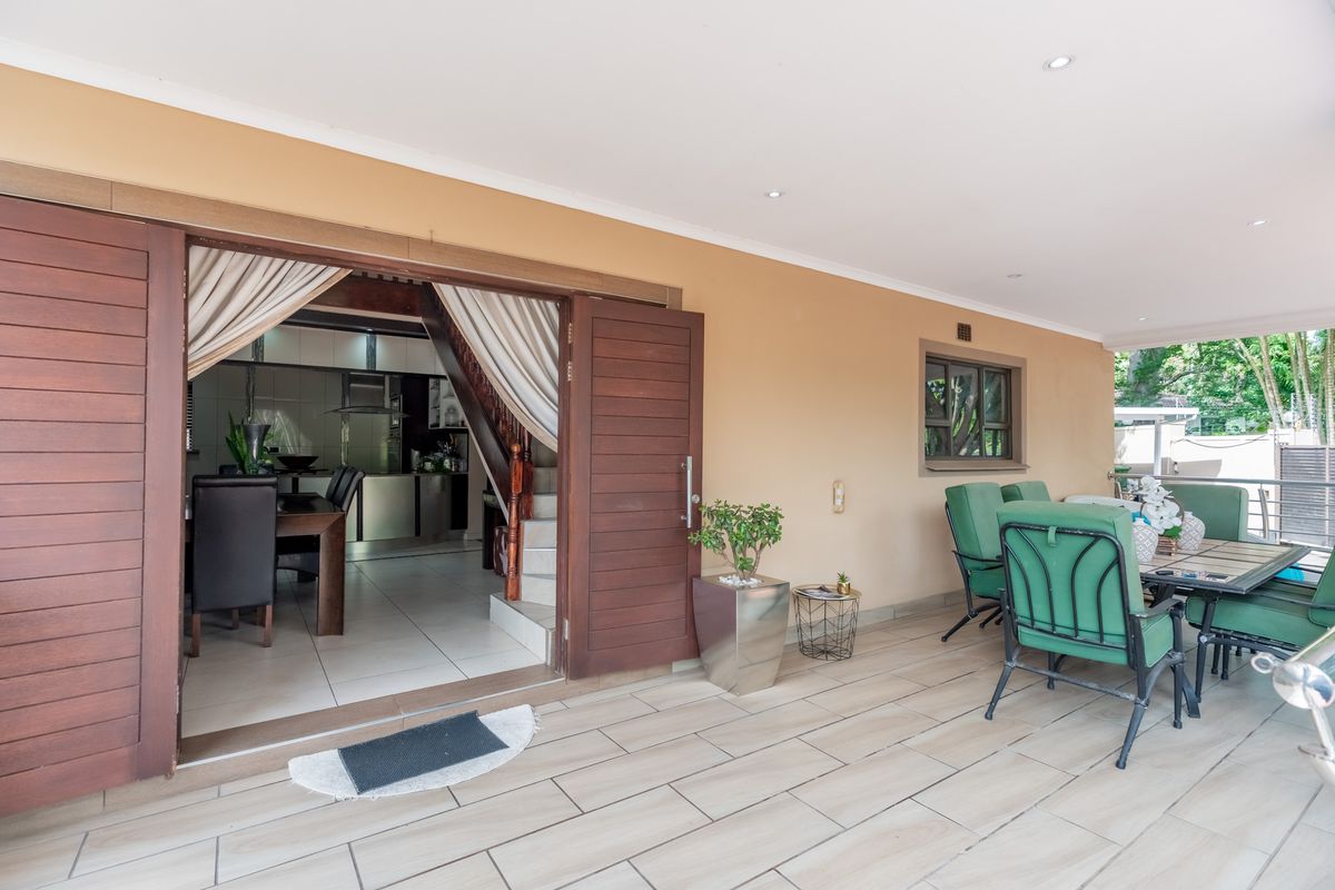 Resort Style Living in Cowies Hill - Photo 5