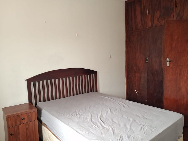 Spacious one bedroom apartment with private balcony – Southernwood - R7000 per month - Photo 8