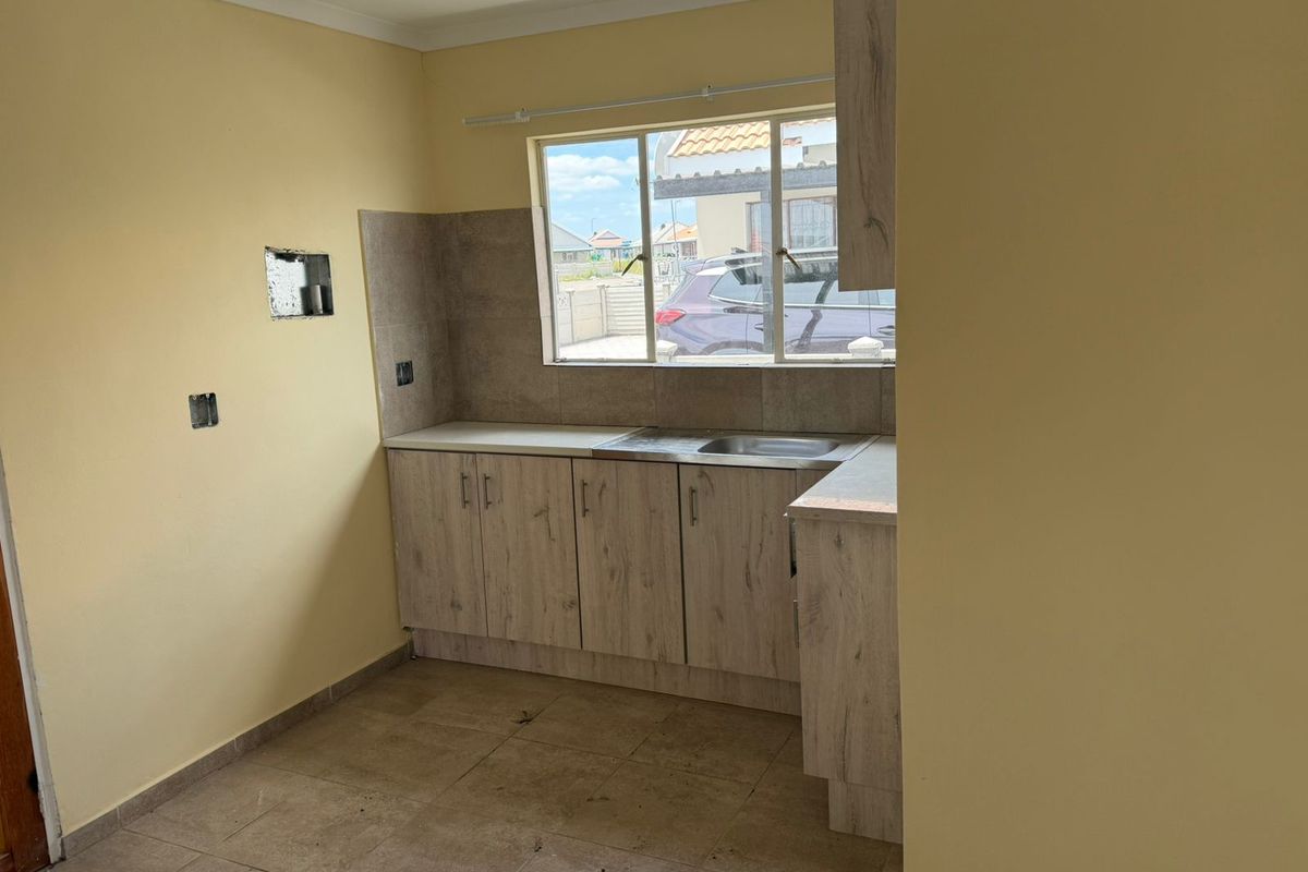 Introducing a charming two Bedroom . - Photo 4