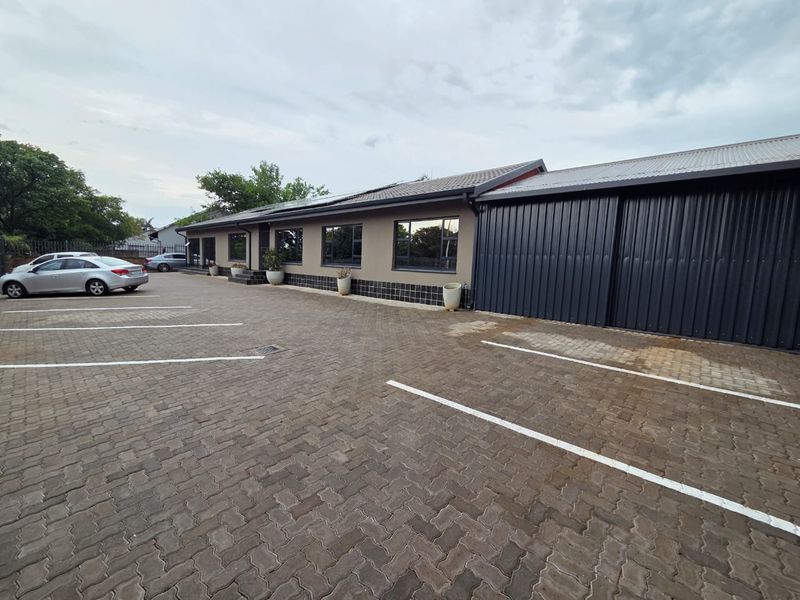 Expansive and Versatile Living on a Generous Stand - Photo 2