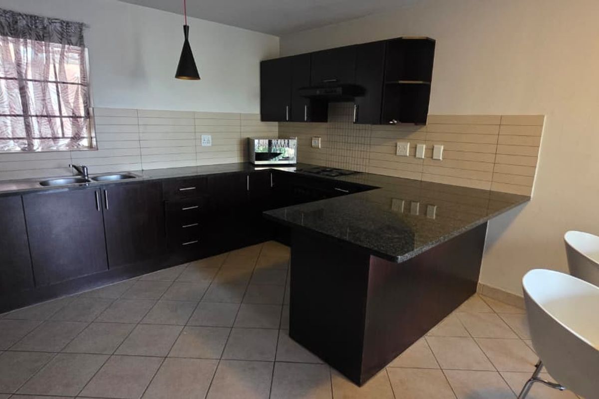 Spacious 3-Bedroom Townhouse in Brooklands Lifestyle Estate - Photo 2