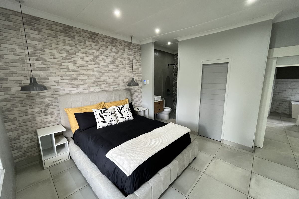 Sole Mandate - Photo 4