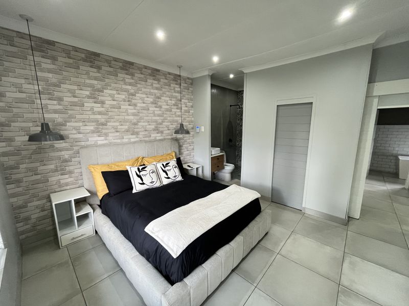 Sole Mandate - Photo 4