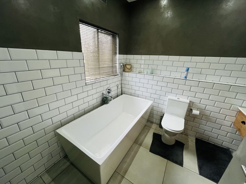 Sole Mandate - Photo 8