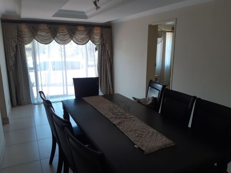 Your Dream Family Oasis Awaits! - Photo 9