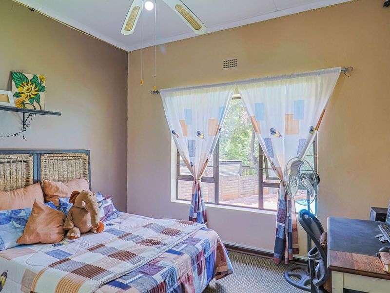 Your Dream Family Home Awaits in Safari Gardens, Rustenburg! - Photo 10